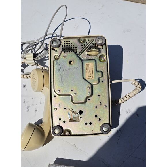 Vintage 1983 Brown ITT RJ11C 183499-103 Push Button Phone Fast Shipping - Picture 4 of 6